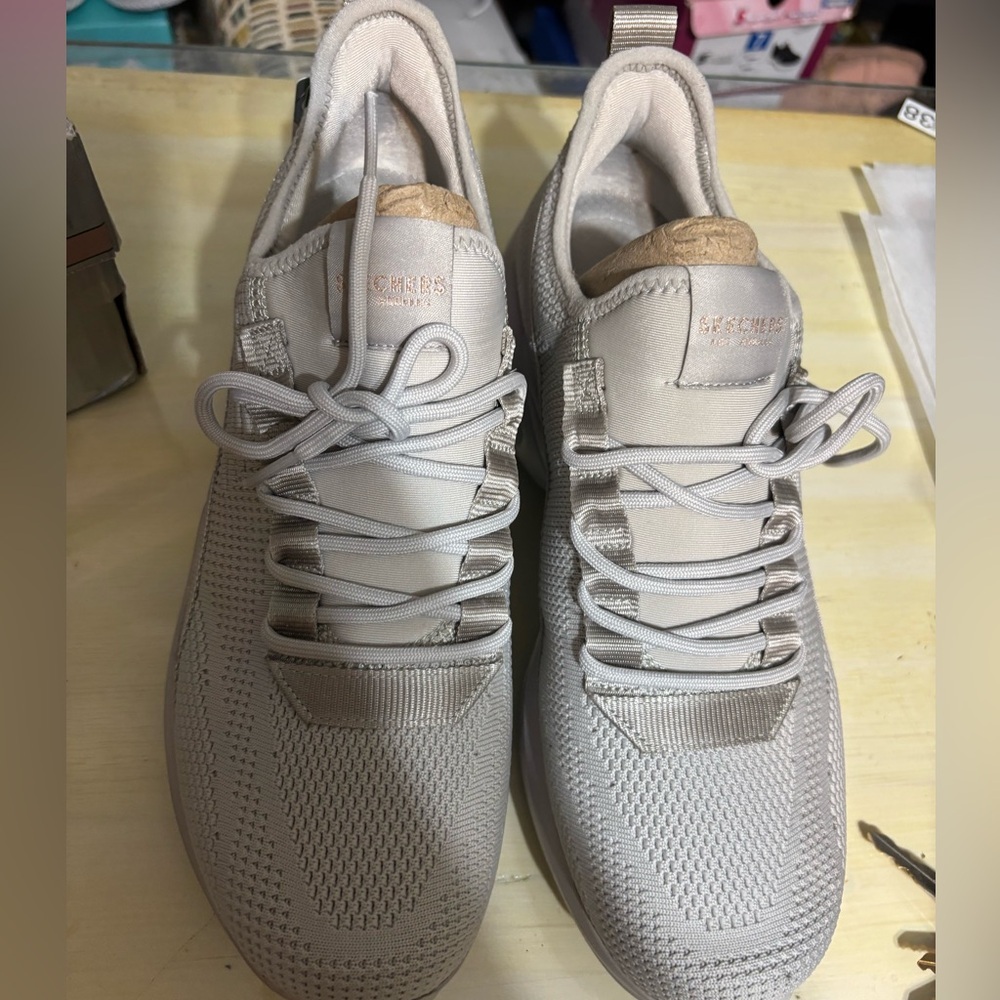 Skechers Women’s Crazy4U Sneakers Sz 11 New